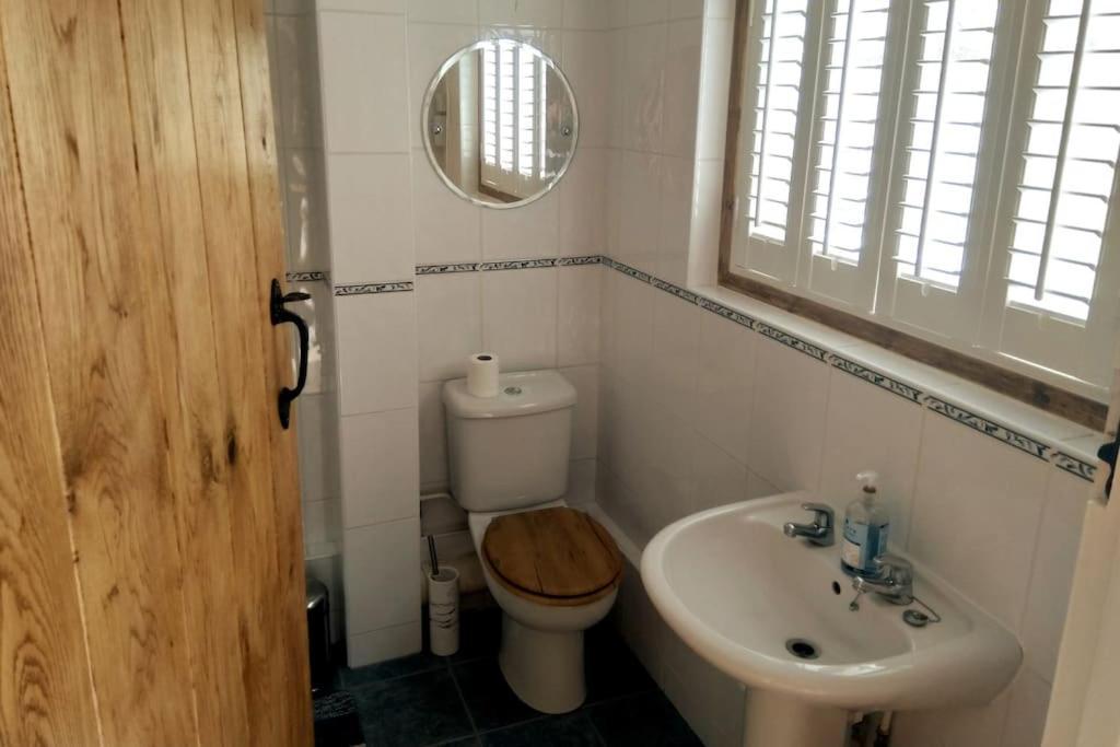 Welcoming Cottage In Chichester Near City Centre Kültér fotó